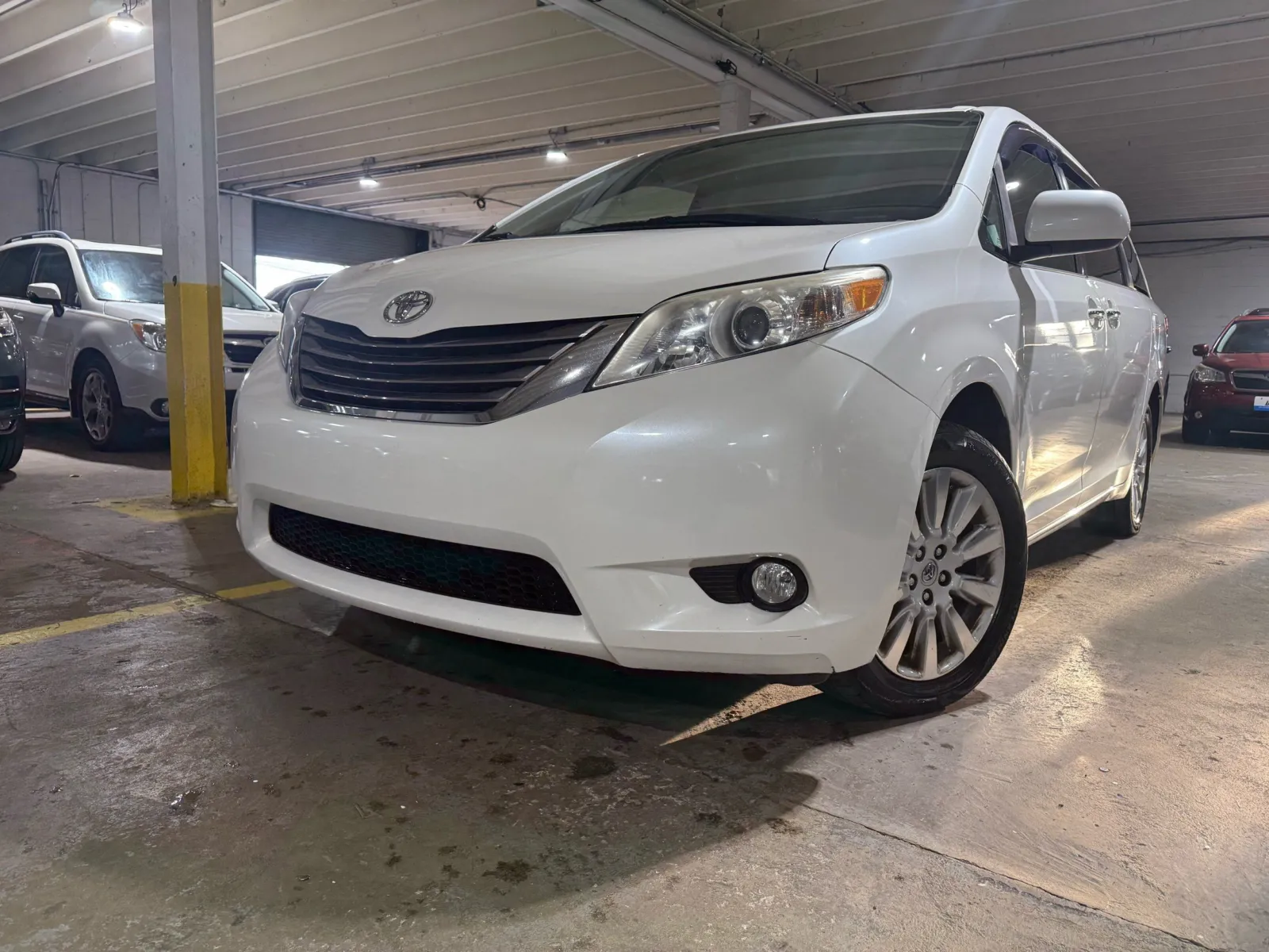 2015 Toyota Sienna XLE Premium's photo
