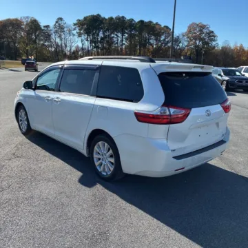 More photos of 2015 Toyota Sienna XLE Premium 7 Passenger at 101 Motors, NJ