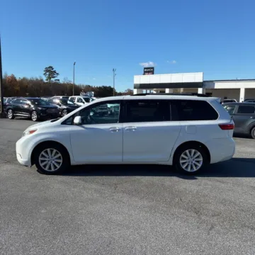 Another view of 2015 Toyota Sienna XLE Premium 7 Passenger for sale in Carlstadt, NJ at 101 Motors