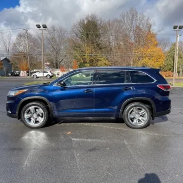 Another view of 2015 Toyota Highlander Limited V6 for sale in Carlstadt, NJ at 101 Motors