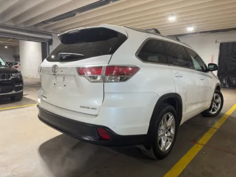 More photos of 2016 Toyota Highlander Limited V6 at 101 Motors, NJ