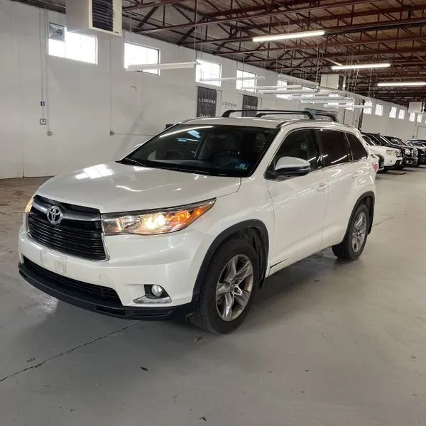 White 2016 Toyota Highlander Limited V6 for sale in Carlstadt, NJ