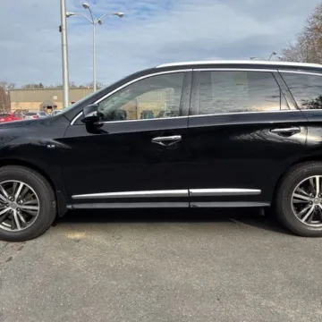 More photos of 2017 INFINITI QX60 at 101 Motors, NJ