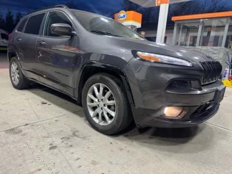 Photos of 2018 Jeep Cherokee Latitude Tech Connect 4x4 for sale in Carlstadt, NJ at 101 Motors