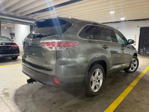 More photos of 2015 Toyota Highlander Limited Platinum V6 at 101 Motors, NJ