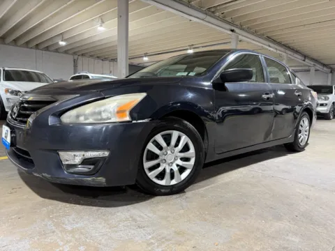 Photos of 2013 Nissan Altima 2.5 S for sale in Carlstadt, NJ at 101 Motors