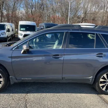 More photos of 2016 Subaru Outback 2.5i Limited at 101 Motors, NJ