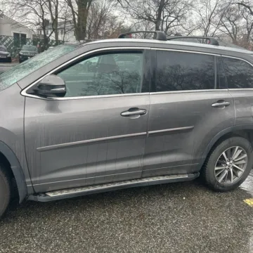More photos of 2017 Toyota Highlander XLE at 101 Motors, NJ