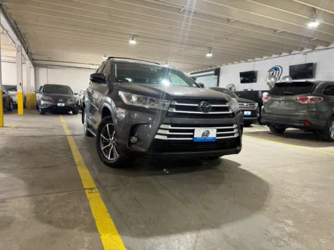 More photos of 2017 Toyota Highlander XLE at 101 Motors, NJ