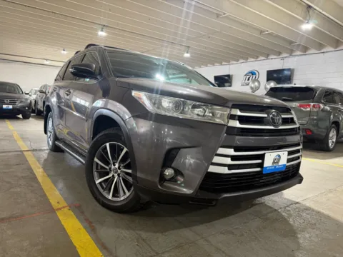 More photos of 2017 Toyota Highlander XLE at 101 Motors, NJ