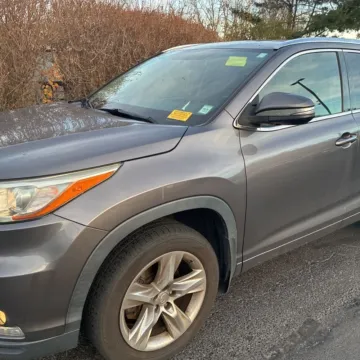 Photos of 2015 Toyota Highlander Limited V6 for sale in Carlstadt, NJ at 101 Motors