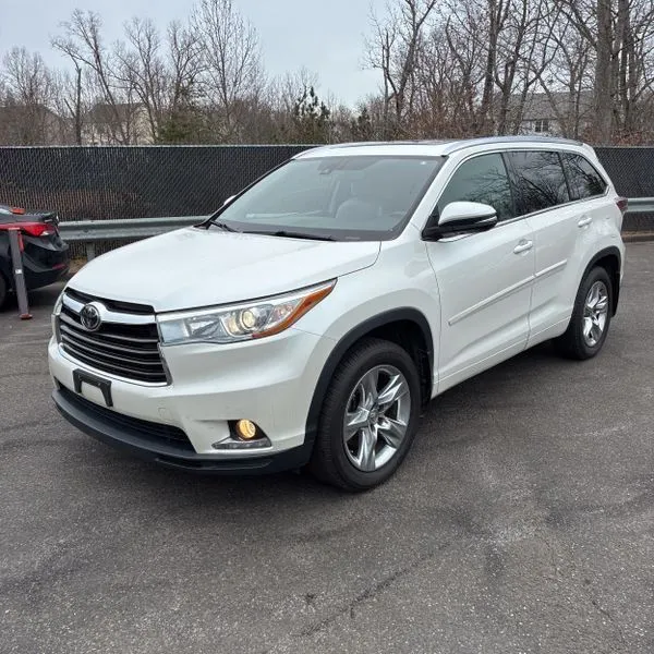 White 2015 Toyota Highlander Limited Platinum V6 for sale in Carlstadt, NJ