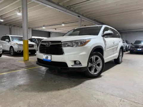 White 2015 Toyota Highlander Limited Platinum V6 for sale in Carlstadt, NJ