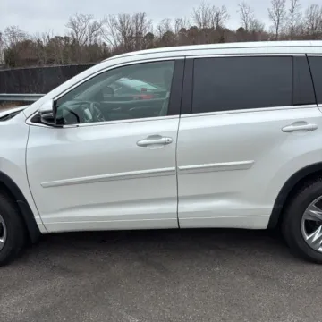 More photos of 2015 Toyota Highlander Limited Platinum V6 at 101 Motors, NJ