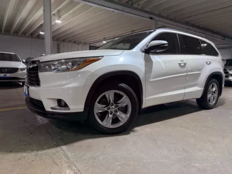 Photos of 2015 Toyota Highlander Limited Platinum V6 for sale in Carlstadt, NJ at 101 Motors