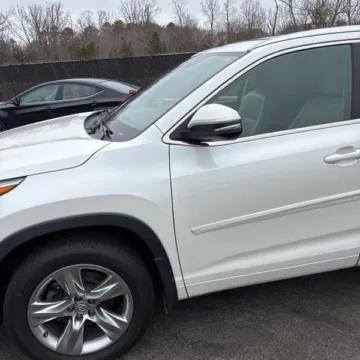 Photos of 2015 Toyota Highlander Limited Platinum V6 for sale in Carlstadt, NJ at 101 Motors
