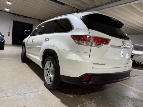 Another view of 2015 Toyota Highlander Limited Platinum V6 for sale in Carlstadt, NJ at 101 Motors