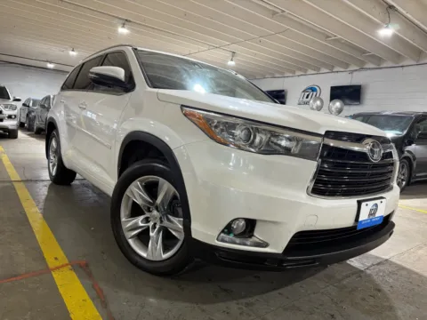 More photos of 2015 Toyota Highlander Limited Platinum V6 at 101 Motors, NJ