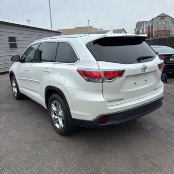 More photos of 2015 Toyota Highlander Limited Platinum V6 at 101 Motors, NJ