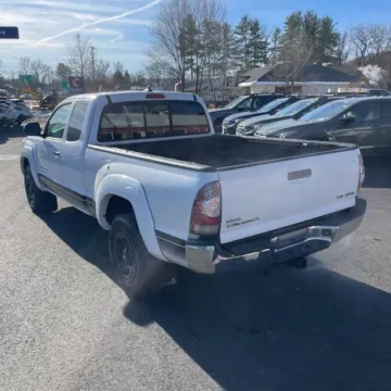 More photos of 2015 Toyota Tacoma Base V6 at 101 Motors, NJ