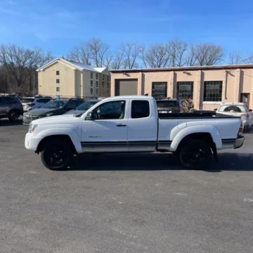 Another view of 2015 Toyota Tacoma Base V6 for sale in Carlstadt, NJ at 101 Motors