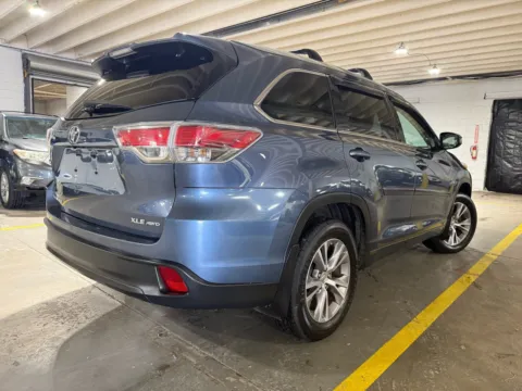 More photos of 2015 Toyota Highlander XLE V6 at 101 Motors, NJ