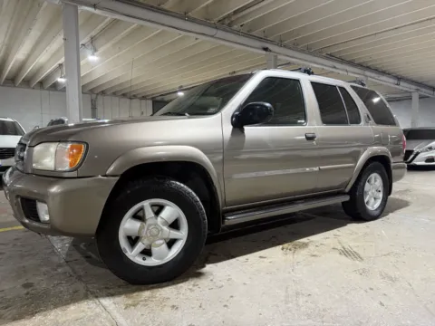 Photos of 2001 Nissan Pathfinder LE for sale in Carlstadt, NJ at 101 Motors