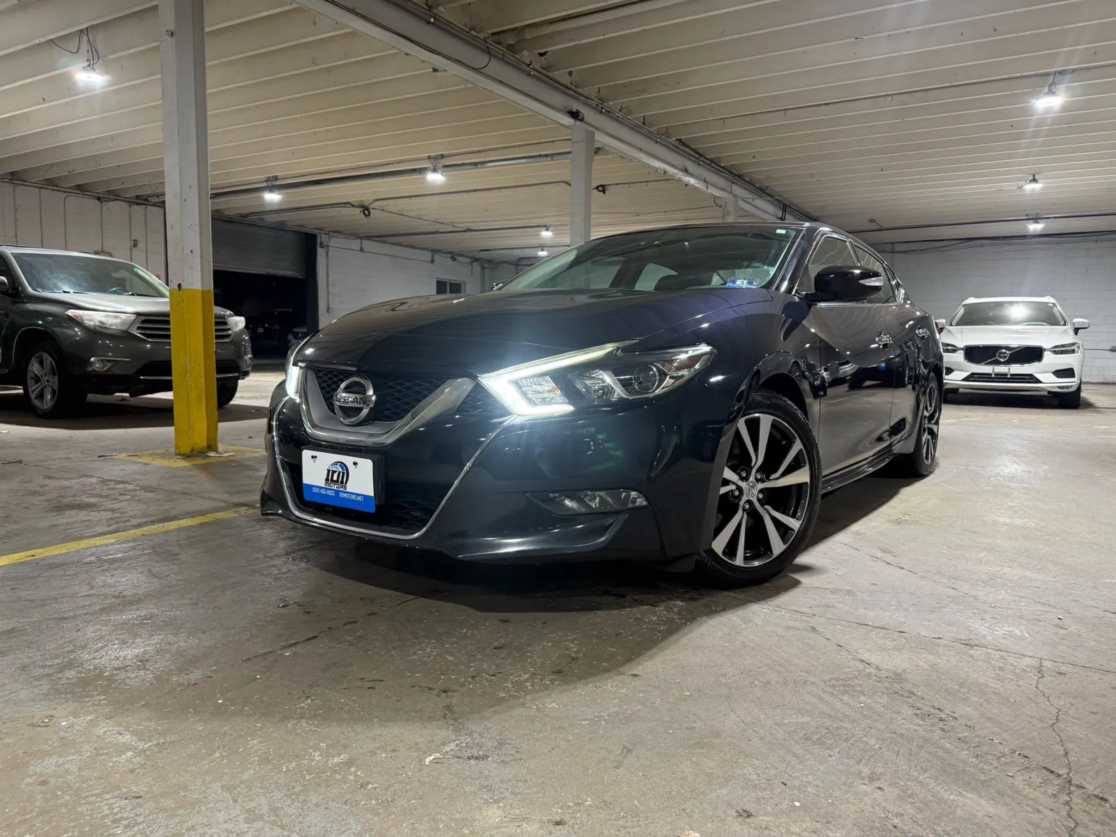 2017 Nissan Maxima SL's photo