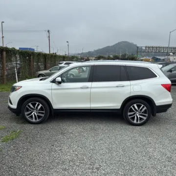 Another view of 2018 Honda Pilot Elite for sale in Carlstadt, NJ at 101 Motors