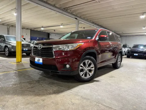Red 2015 Toyota Highlander XLE V6 for sale in Carlstadt, NJ