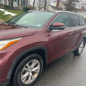 Photos of 2015 Toyota Highlander XLE V6 for sale in Carlstadt, NJ at 101 Motors