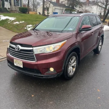 Red 2015 Toyota Highlander XLE V6 for sale in Carlstadt, NJ