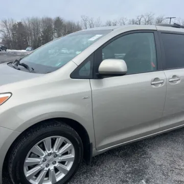 Photos of 2017 Toyota Sienna XLE Premium 7 Passenger for sale in Carlstadt, NJ at 101 Motors