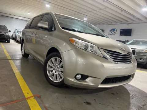 More photos of 2017 Toyota Sienna XLE Premium 7 Passenger at 101 Motors, NJ