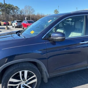 Photos of 2018 Honda Pilot Touring for sale in Carlstadt, NJ at 101 Motors