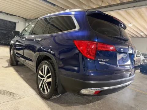 Another view of 2018 Honda Pilot Touring for sale in Carlstadt, NJ at 101 Motors