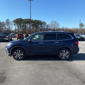 Another view of 2018 Honda Pilot Touring for sale in Carlstadt, NJ at 101 Motors