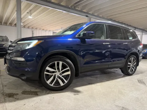 Photos of 2018 Honda Pilot Touring for sale in Carlstadt, NJ at 101 Motors