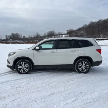 Another view of 2017 Honda Pilot EX-L for sale in Carlstadt, NJ at 101 Motors