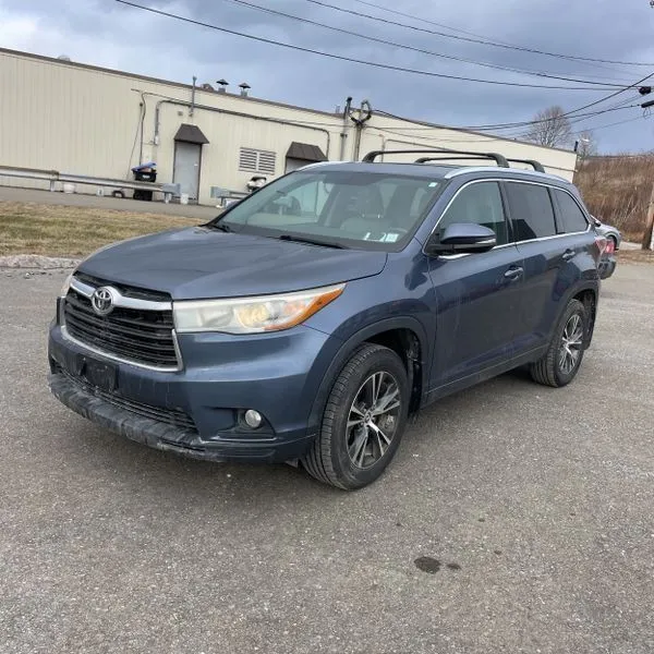 Blue 2016 Toyota Highlander XLE V6 for sale in Carlstadt, NJ
