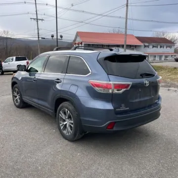 More photos of 2016 Toyota Highlander XLE V6 at 101 Motors, NJ