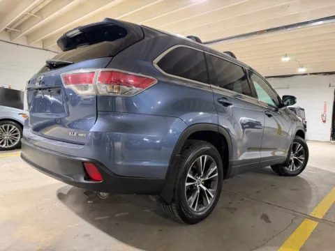 More photos of 2016 Toyota Highlander XLE V6 at 101 Motors, NJ