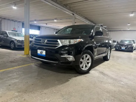 Black 2012 Toyota Highlander SE V6 for sale in Carlstadt, NJ