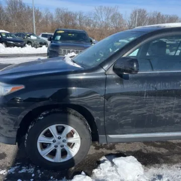 Photos of 2012 Toyota Highlander SE V6 for sale in Carlstadt, NJ at 101 Motors