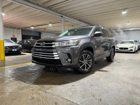 Gray 2017 Toyota Highlander XLE for sale in Carlstadt, NJ