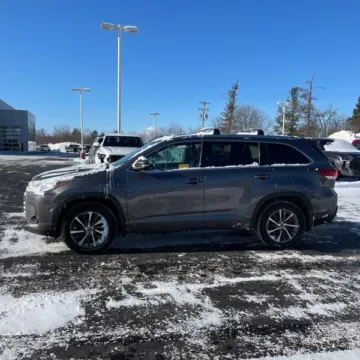 Another view of 2017 Toyota Highlander XLE for sale in Carlstadt, NJ at 101 Motors