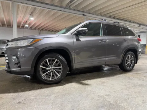 Photos of 2017 Toyota Highlander XLE for sale in Carlstadt, NJ at 101 Motors