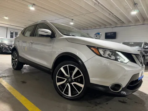 More photos of 2017 Nissan Rogue Sport SL at 101 Motors, NJ