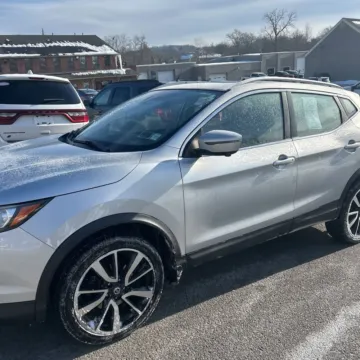 Photos of 2017 Nissan Rogue Sport SL for sale in Carlstadt, NJ at 101 Motors