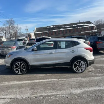 Another view of 2017 Nissan Rogue Sport SL for sale in Carlstadt, NJ at 101 Motors